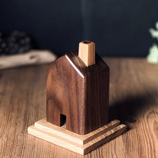 Slowwood 香座工作坊，小木屋造型木藝手作活動
學員製作小木屋香座，手工雕刻與裝嵌體驗
