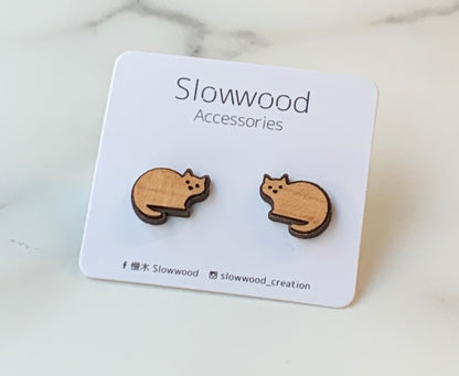 手工木製動物造型耳環，Slowwood 原創設計
天然木材雕刻耳飾，展現可愛自然主題風格